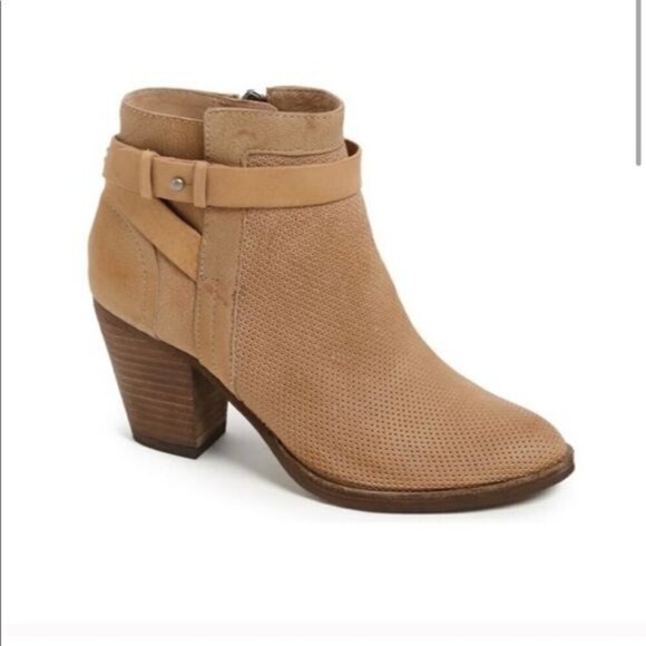 Dolce Vita Yuri Tan Suede Perforated Ankle Boots Booties Fall Sz 9 - Picture 1 of 12